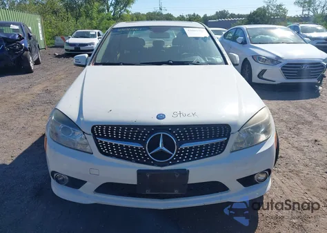 2010 Mercedes-Benz C 300 Luxury 4Matic/Sport 4Matic из США, поврежденный, VIN WDDGF8BB4AR101538